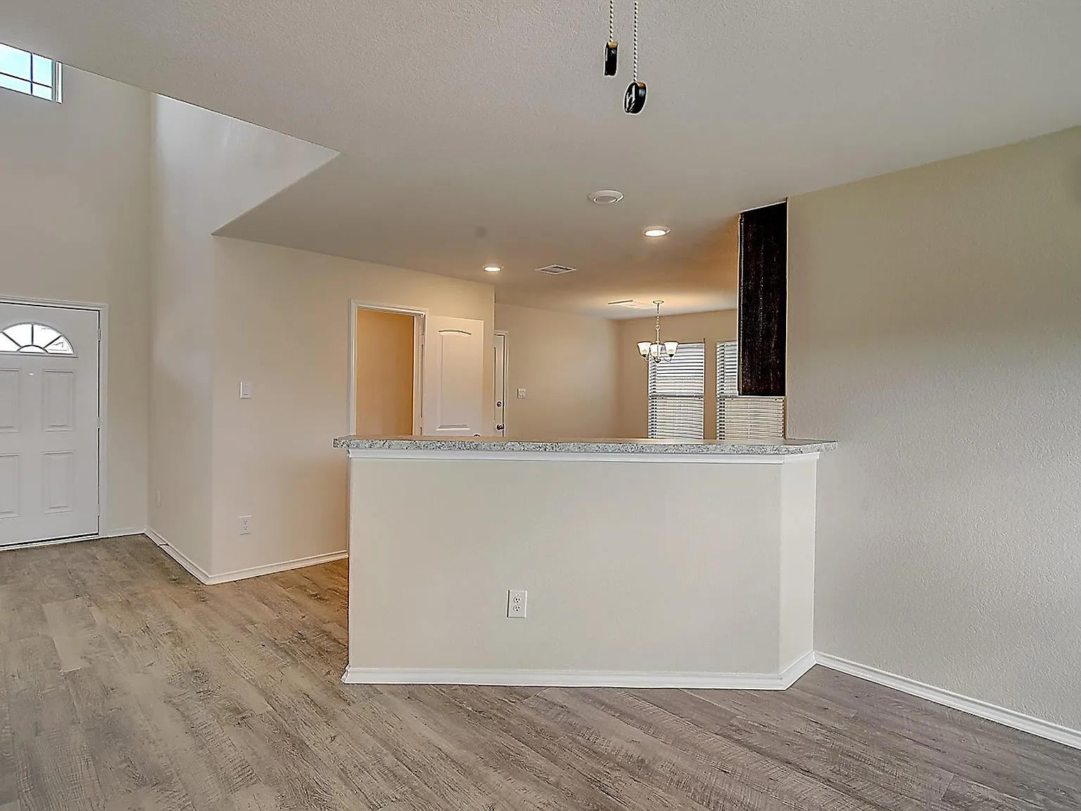 3 bed, 2.5 bath, 1628 sqft, $1,797 — Photo 4