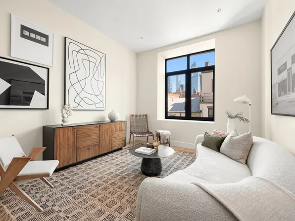 435 West 19th Street image 1 of 11