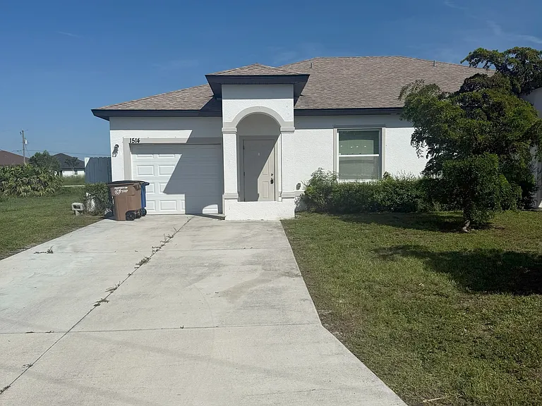 1514 Gary Ln — Photo 1