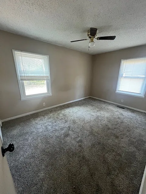 3 bed, 1015 sqft, $1,000 — Photo 3