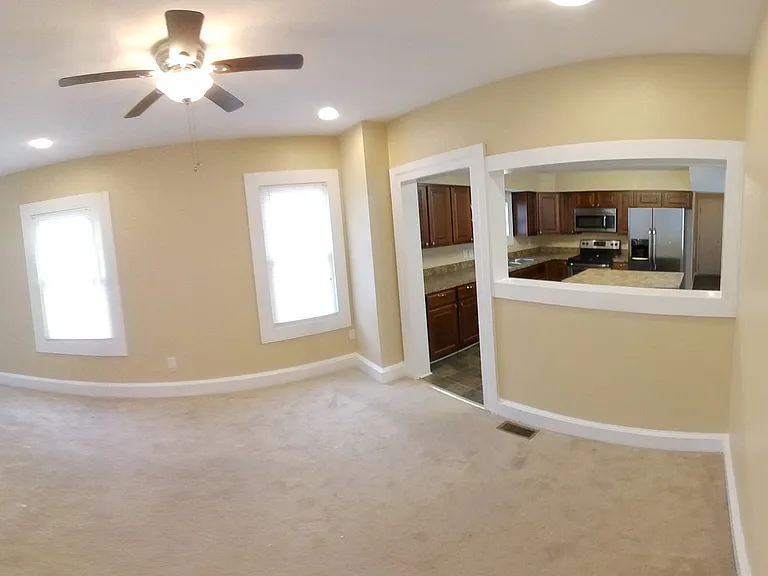 424 Middlesex St — Photo 18