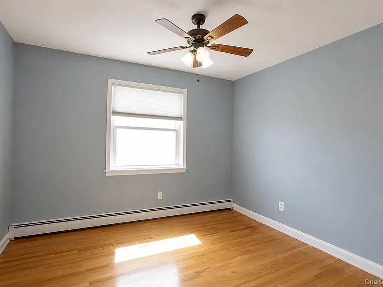26 Lancaster Rd #UPPER — Photo 11