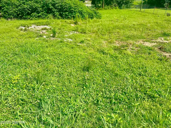 2124 Barrett Ln, Humboldt, TN 38343