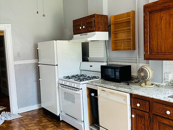 2nd image of 4358 Laclede Ave