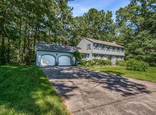 584 Hayward Mill Rd, Concord, MA 01742