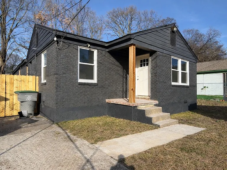 2846 Yale Ave — Photo 1