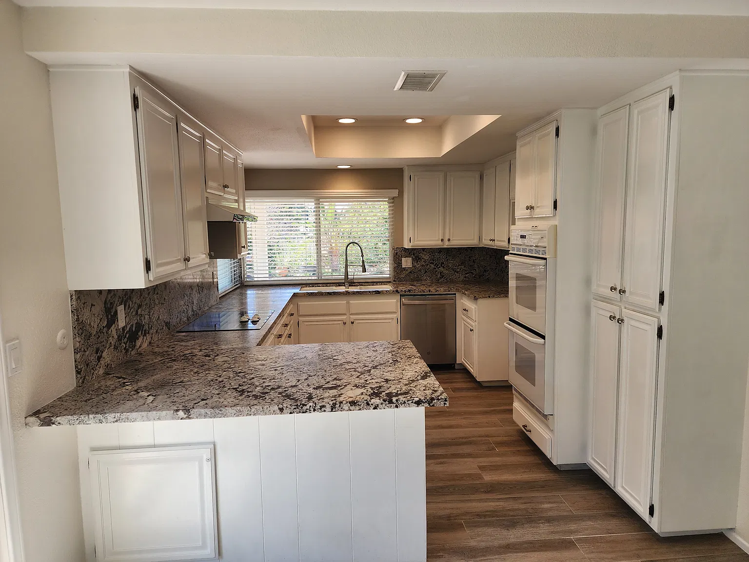 3 bed, 2000 sqft, $5,200 — Photo 2