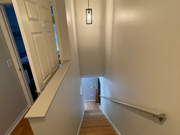 703 Charles Ct S — Photo 23
