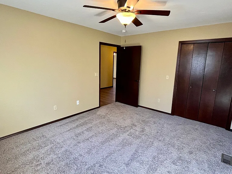 229 E Lincoln Ave — Photo 20