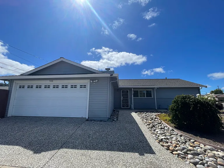 500 Marine View Ave — Photo 1