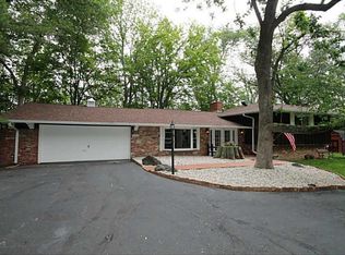 2144 W Carr Hill Rd, Columbus, IN 47201