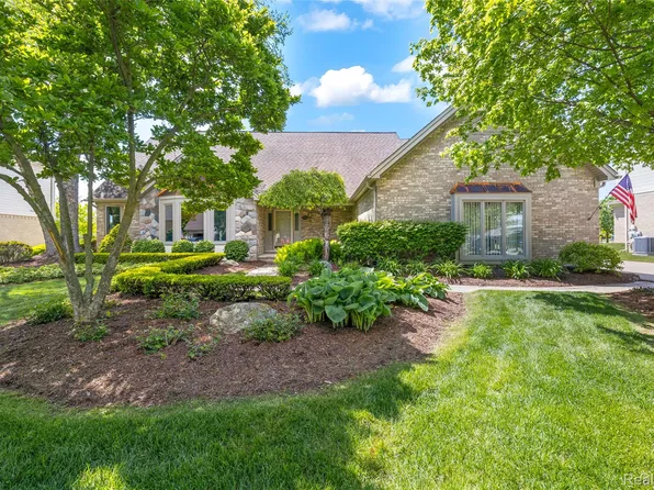 36959 Dardanella St, Livonia, MI 48152