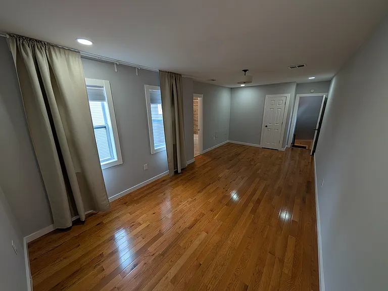 1860 Morningside Ave — Photo 6