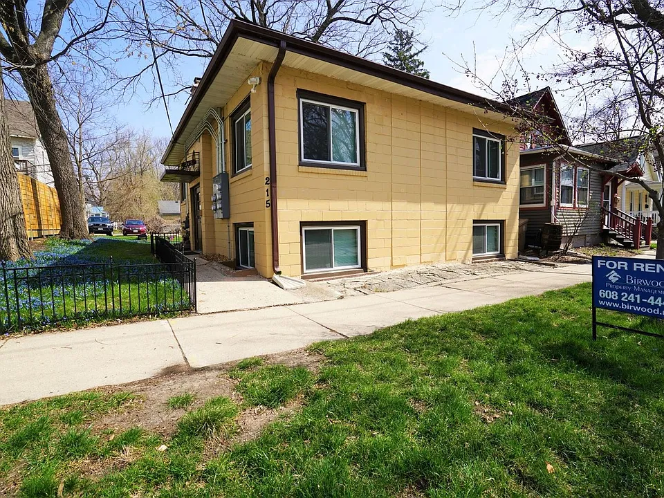 215 N Ingersoll St