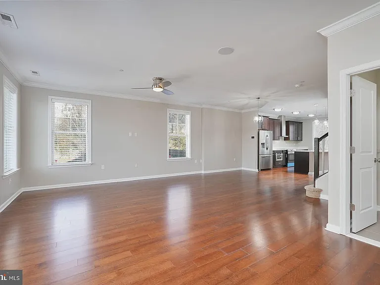 412 Woodcrest Dr SE #412B — Photo 4