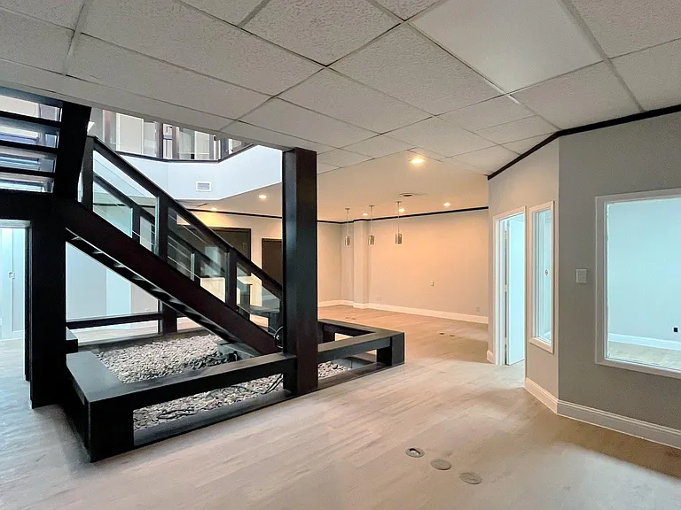 9220 Rasmus Dr — Photo 10