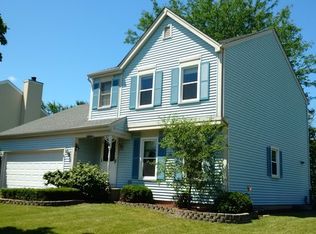 1894 Rosemary Ln, Gurnee, IL 60031