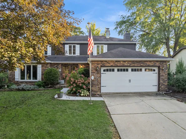 162 Amherst Dr, Bartlett, IL 60103