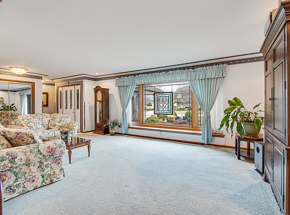 4th image of 8254 Highgate Ct