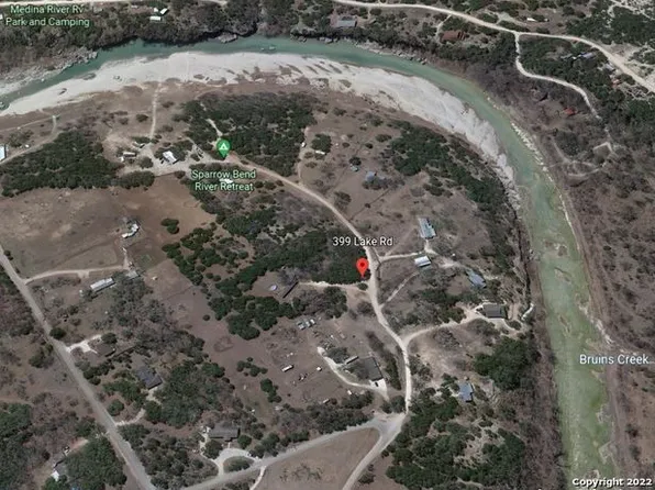 399 LAKE RD, Pipe Creek, TX 78063