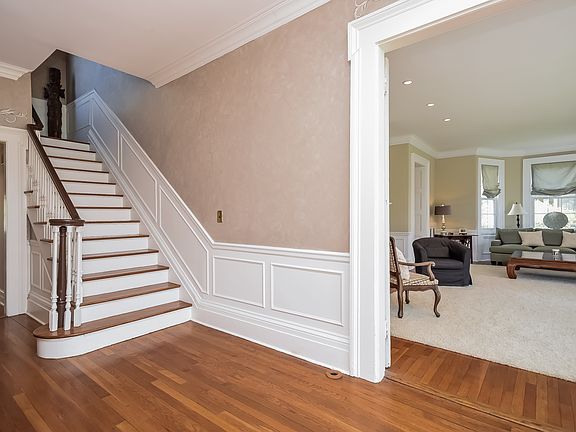 3rd image of 15 Manor Dr