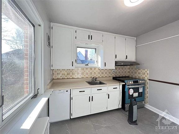 5th image of 1332 Essex St