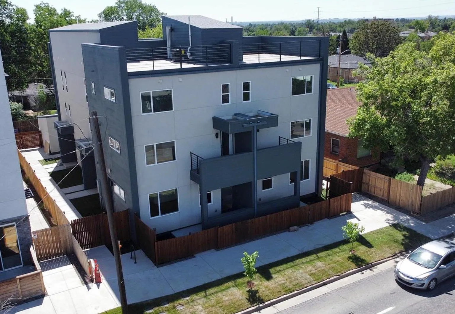 1330 Sheridan Blvd — Photo 2