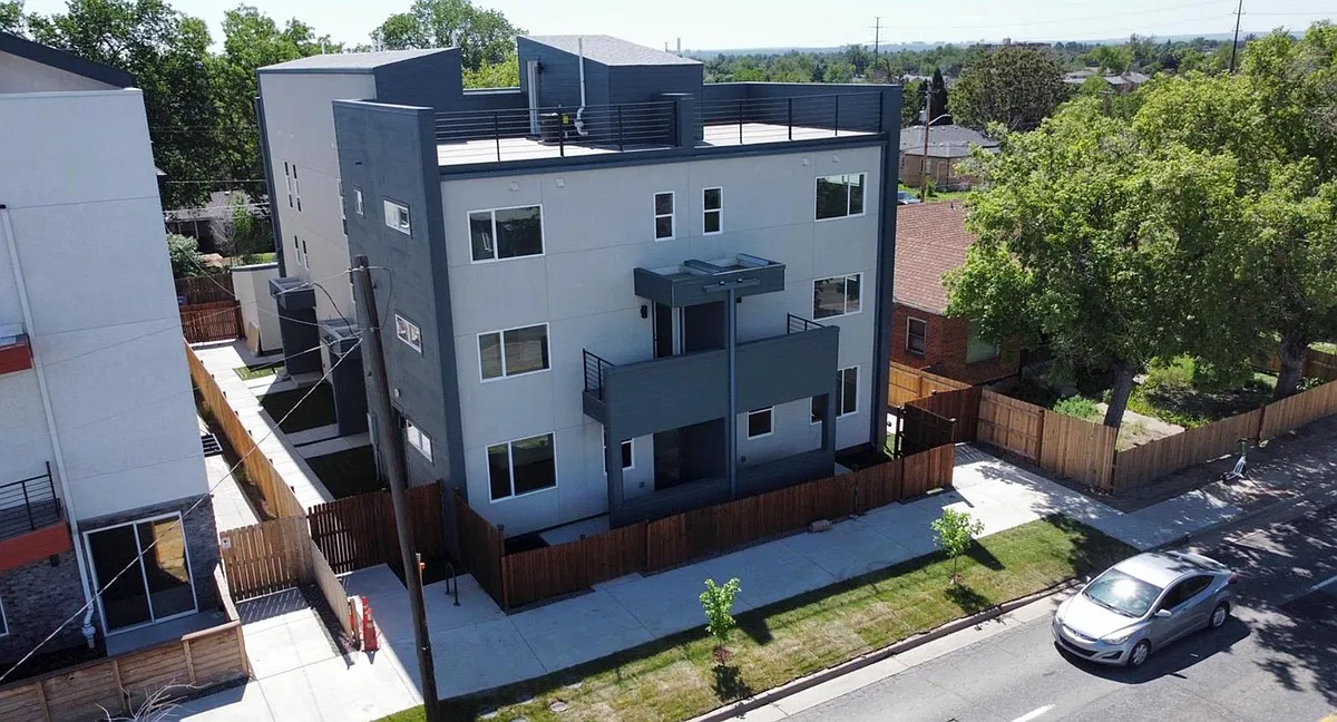 Building Photo - 1330 Sheridan Blvd #6