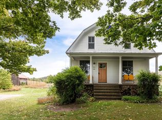 9330 E Kovarik Rd, Northport, MI 49670