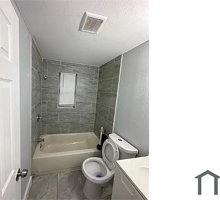 917 W 30th St — Photo 5
