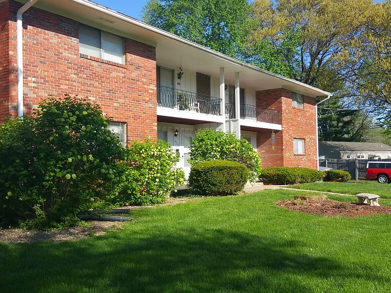 Colonial Gardens — Photo 17
