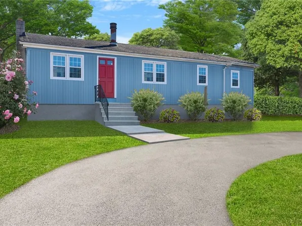 28 Azalea Rd, Narragansett, RI 02882