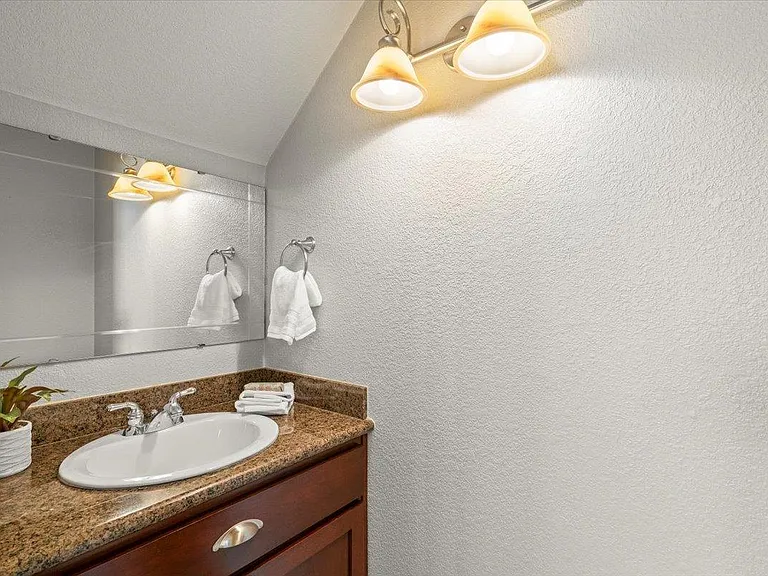 108 Creekside Village Dr — Photo 17