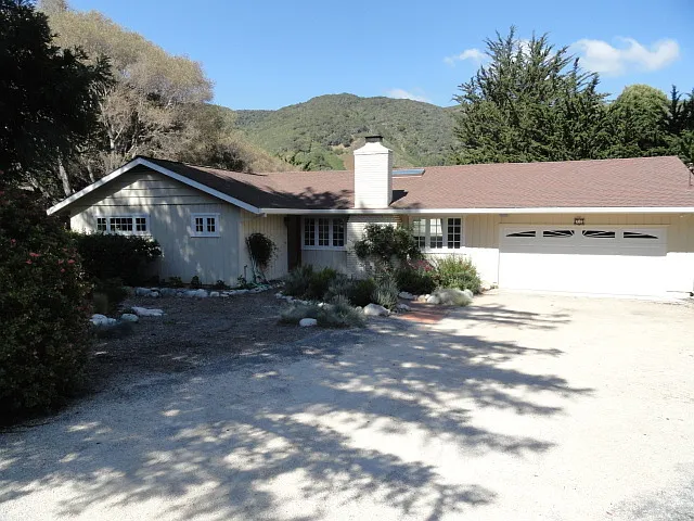 21 Village Dr