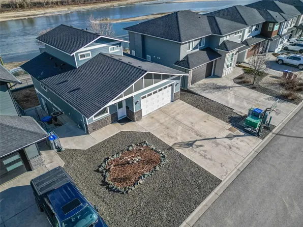 829 Woodrush Dr, Kamloops, BC V2B 0E3