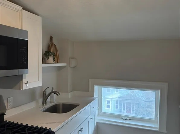 21 Fayette St #3, Cambridge, MA 02139