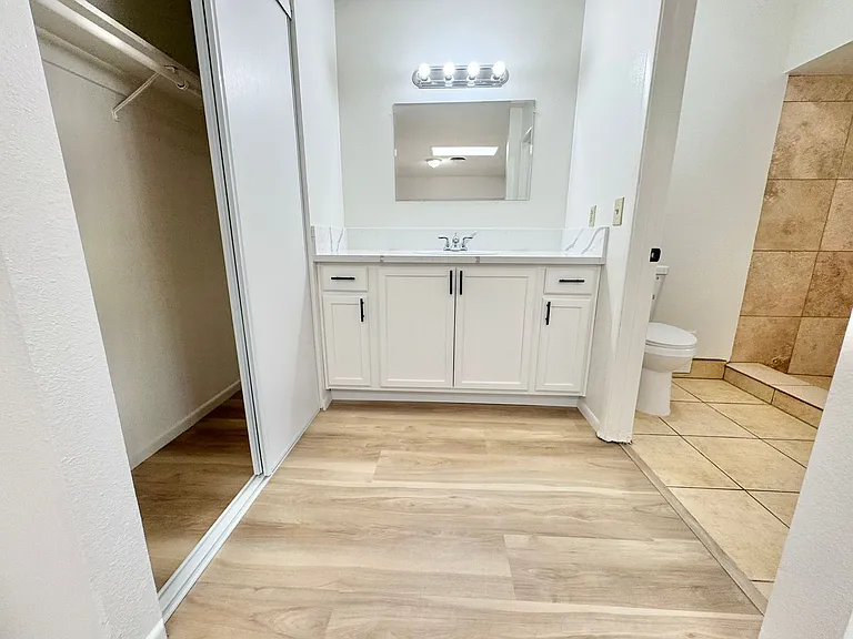 2913 Colanthe Ave — Photo 30
