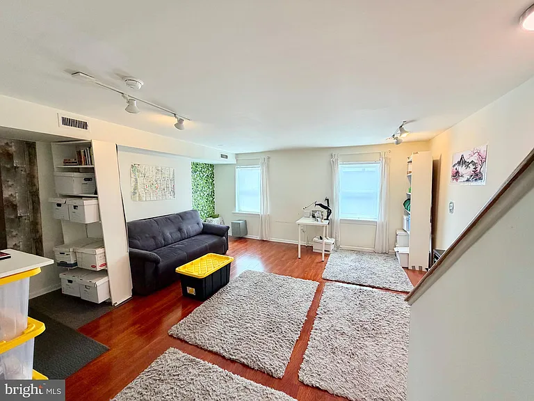 1209 Locust St #3F — Photo 14