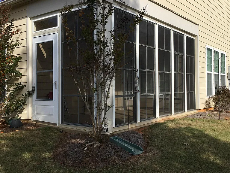 1220 Flat Rock St — Photo 3