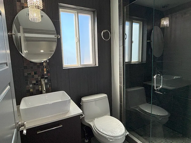 35 South Luxury Living Apartments — Photo 24