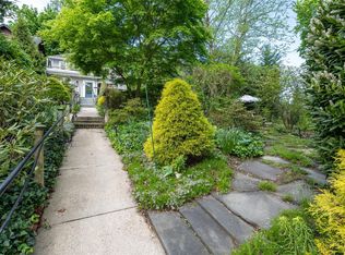 32 Crescent Dr, Huntington, NY 11743