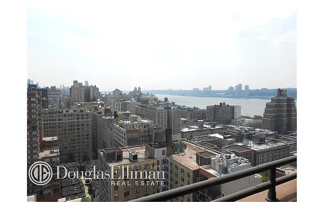 Rented by Douglas Elliman | media 21