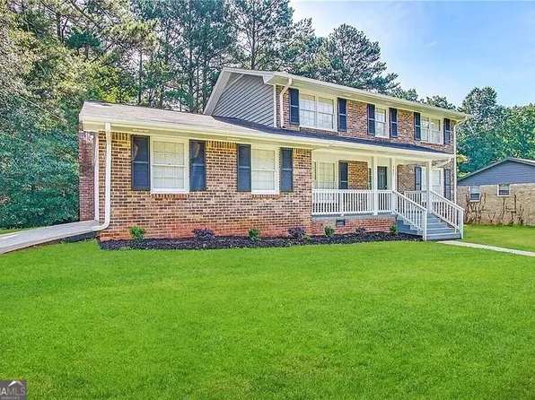 382 Barbashela Dr, Stone Mountain, GA 30088