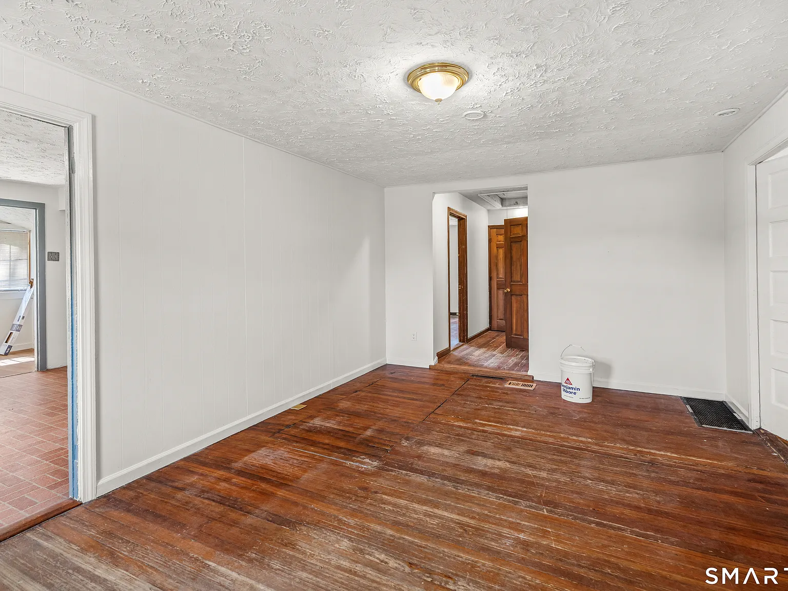 4 bed, 1.0 bath, 1704 sqft, $2,400 — Photo 4