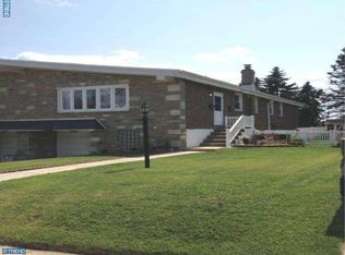 732 Charette Rd, Philadelphia, PA 19115