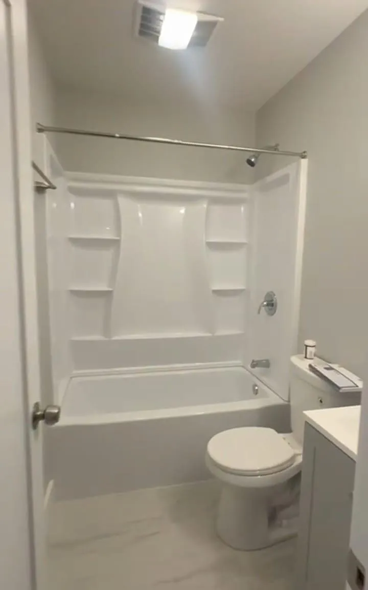 3 bed, $2,500 — Photo 3