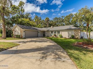 907 Tree Garden Dr, Port Orange, FL 32127