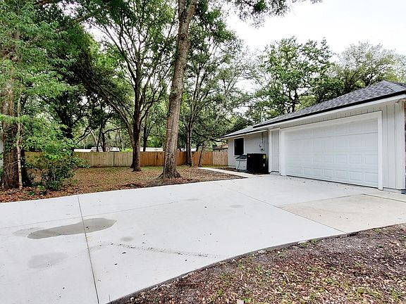 3rd image of 4649 Tarragon Ave