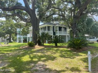 105 Vista Dr, Pass Christian, MS 39571