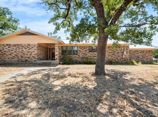 200 Shattles Rd #B, Mineral Wells, TX 76067